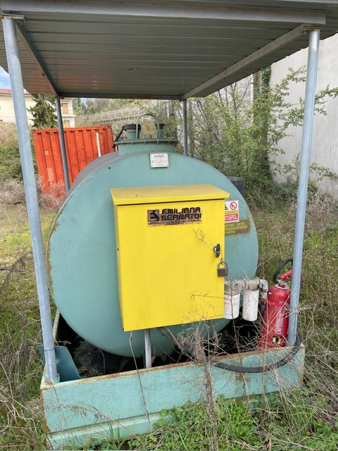 DIESEL TANK 3.000 LITER CAPACITY - Agricultural machinery: picture 1 DIESEL TANK 3.000 LITER CAPACITY - Agricultural machinery: picture 1