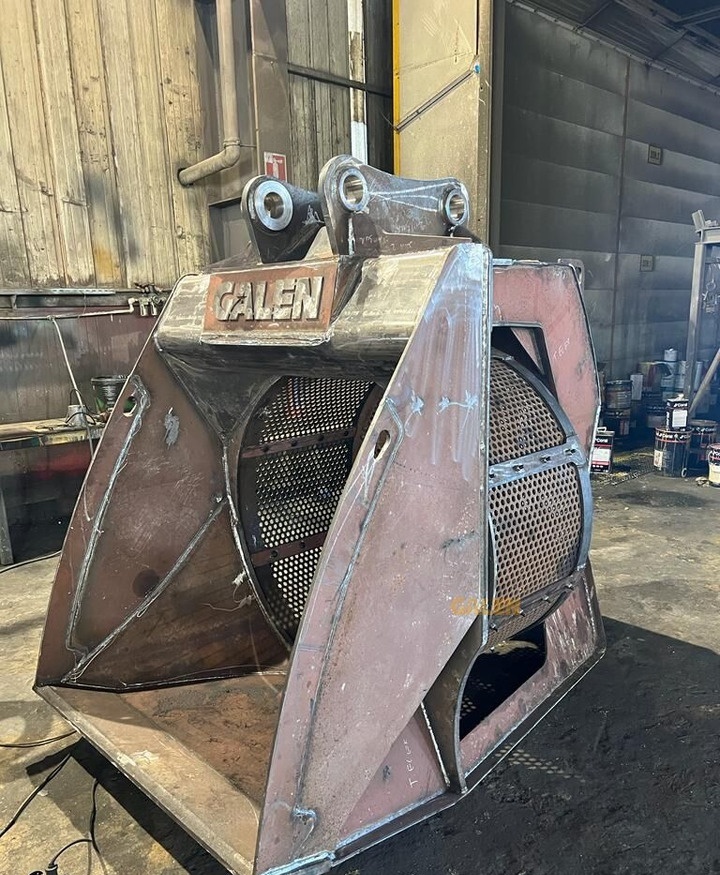 Hitachi ZX225 Rotary Screening Bucket - Sorting bucket: picture 2 Hitachi ZX225 Rotary Screening Bucket - Sorting bucket: picture 2