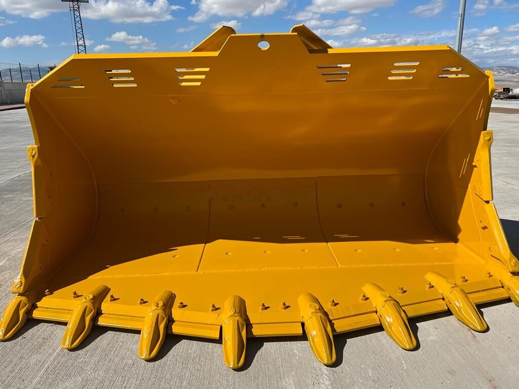 Komatsu WA470 Rock Bucket - Loader bucket: picture 1 Komatsu WA470 Rock Bucket - Loader bucket: picture 1