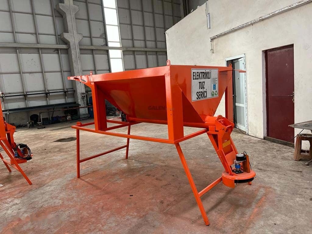 New Electrical Salt Spreader - Sand/ Salt spreader: picture 2 New Electrical Salt Spreader - Sand/ Salt spreader: picture 2