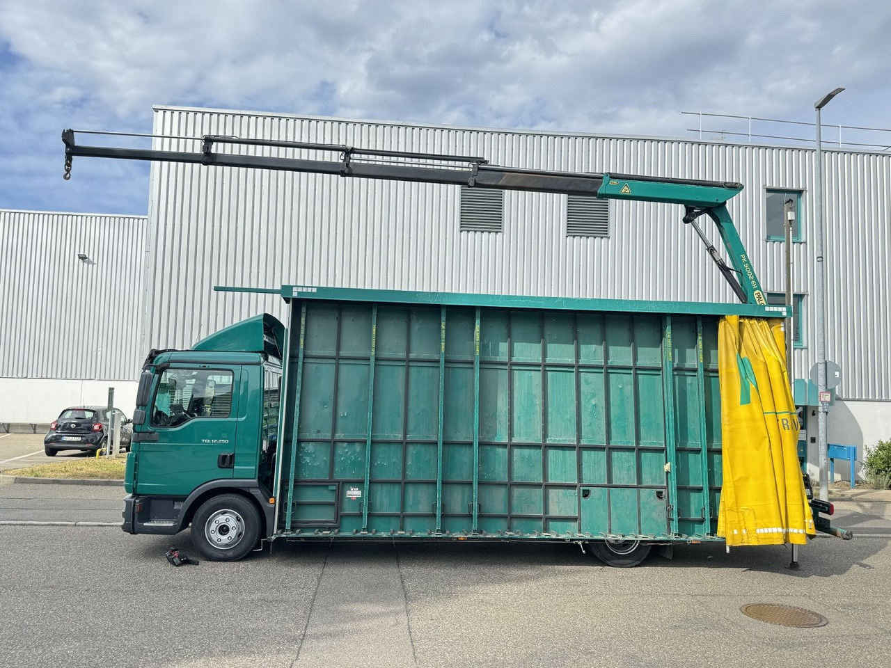 Crane truck MAN TGL 12.250 Glastransport Kran PK9002 Funk Klima: picture 9