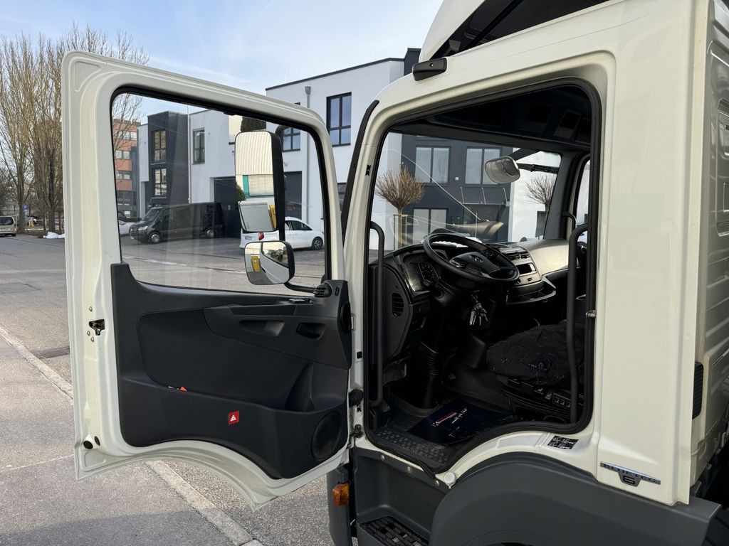 Closed box van Mercedes-Benz Atego 818L Koffer 6,3m LBW Klima Autom. Luftgef.: picture 10
