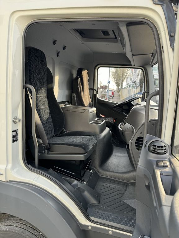 Closed box van Mercedes-Benz Atego 818L Koffer 6,3m LBW Klima Autom. Luftgef.: picture 16