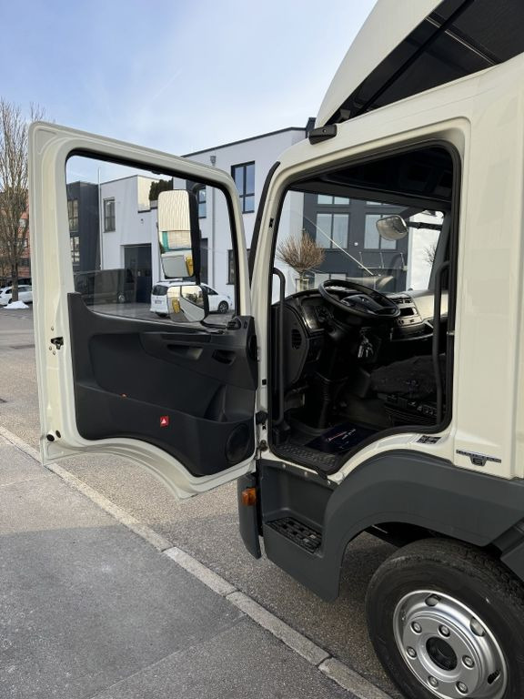 Closed box van Mercedes-Benz Atego 818L Koffer 6,3m LBW Klima Autom. Luftgef.: picture 9