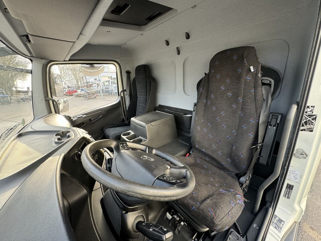 Closed box van Mercedes-Benz Atego 818L Koffer 6,3m LBW Klima Autom. Luftgef.: picture 12
