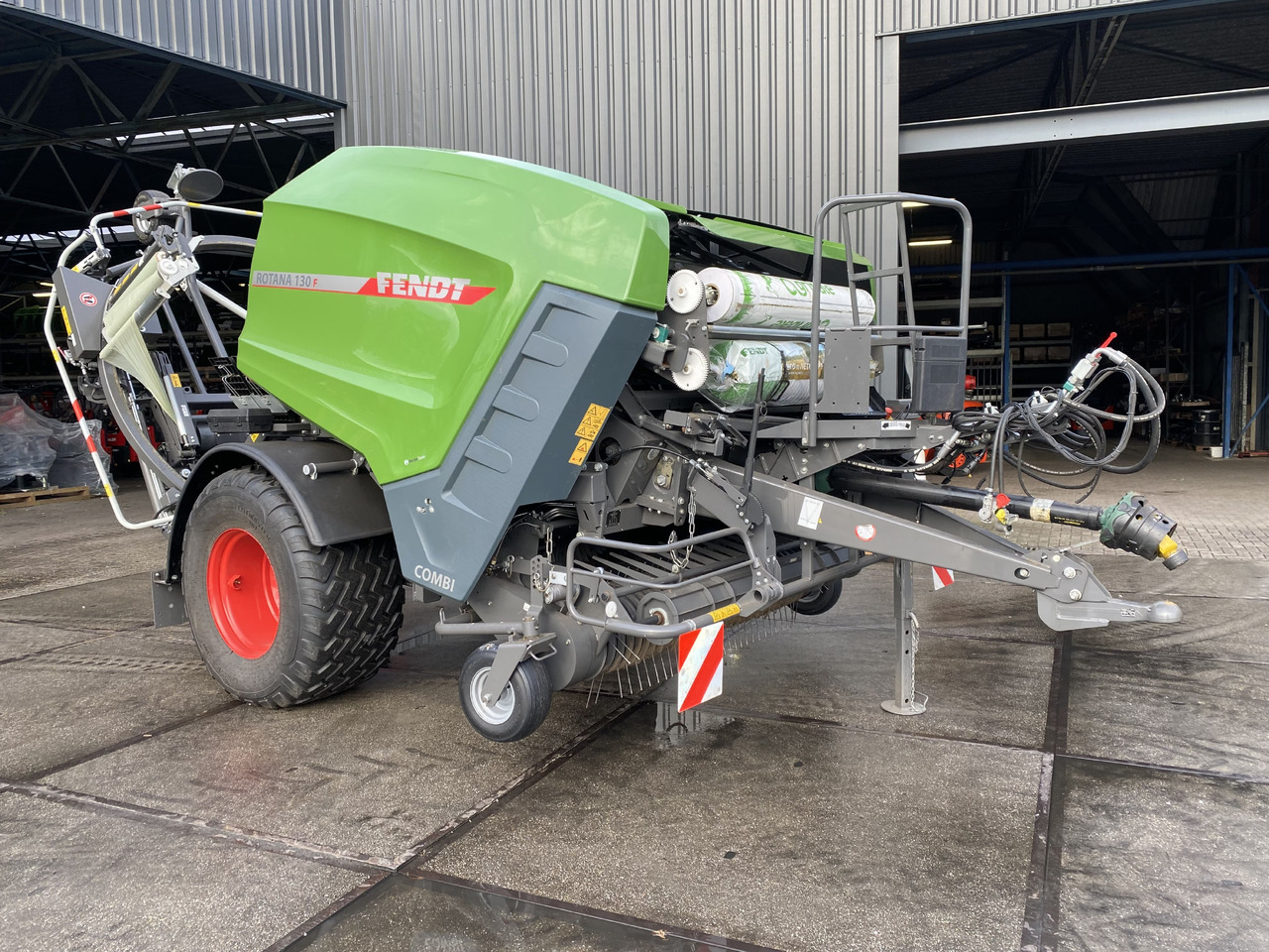 FENDT Rotana 130F Combi - Bale wrapper: picture 1 FENDT Rotana 130F Combi - Bale wrapper: picture 1