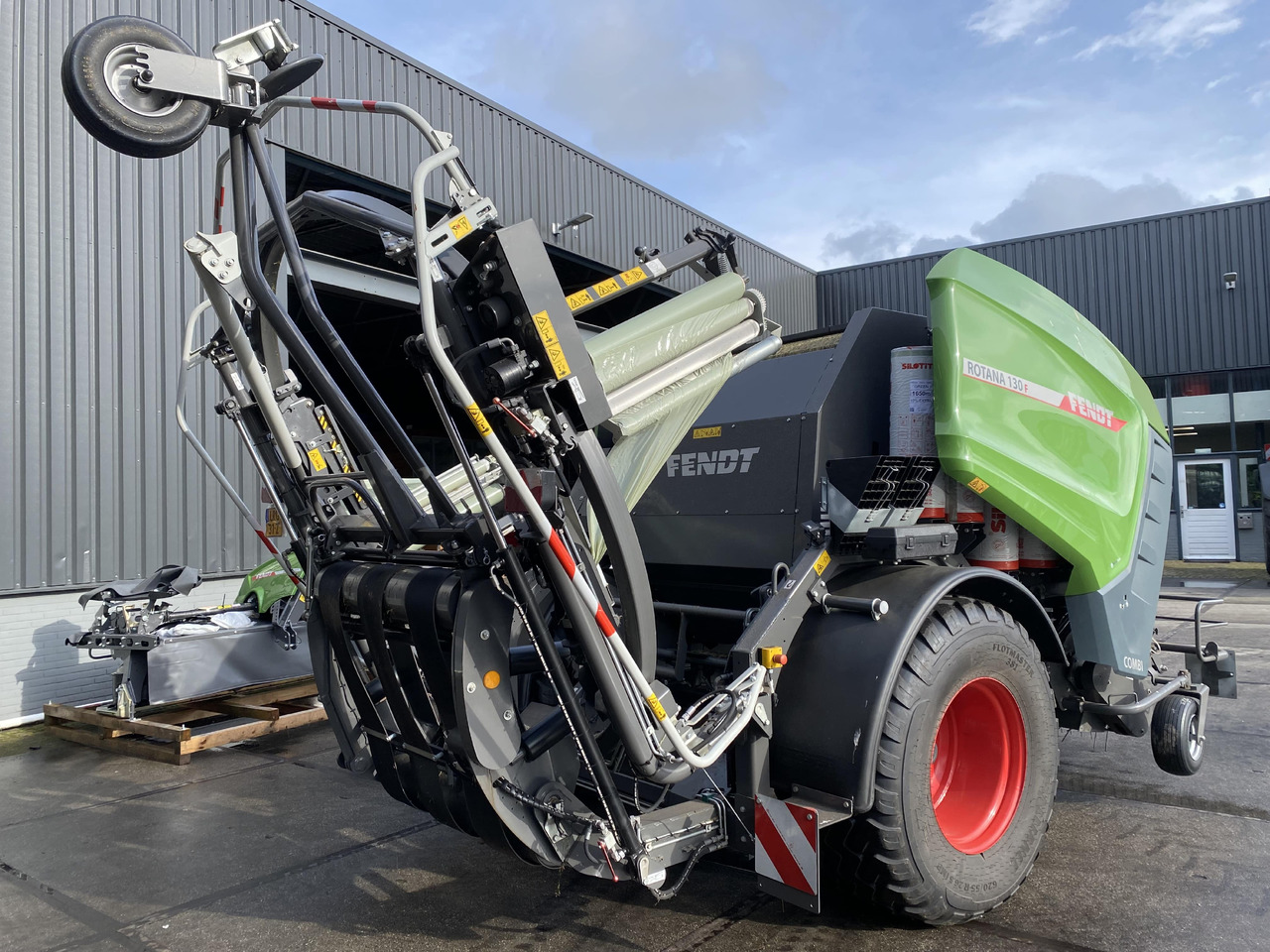 Fendt 130F Combi - Bale wrapper: picture 4 Fendt 130F Combi - Bale wrapper: picture 4