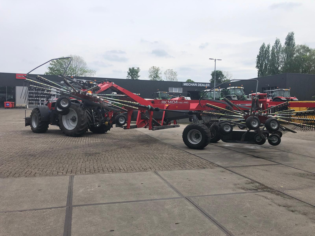 Massey Ferguson RK 1404 TRC-PRO - Tedder/ Rake: picture 3 Massey Ferguson RK 1404 TRC-PRO - Tedder/ Rake: picture 3