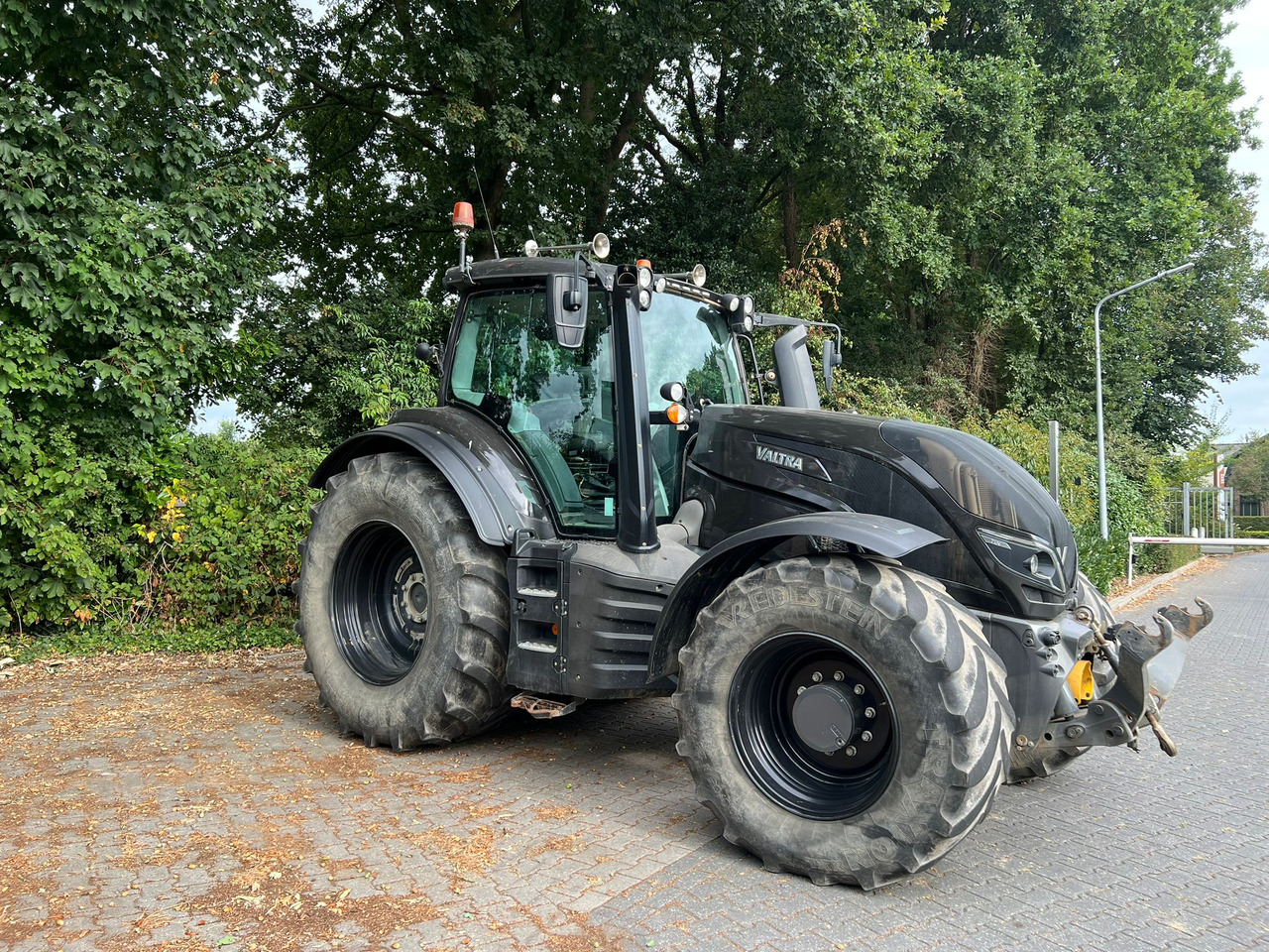VALTRA T174 VERSU - Farm tractor: picture 3 VALTRA T174 VERSU - Farm tractor: picture 3