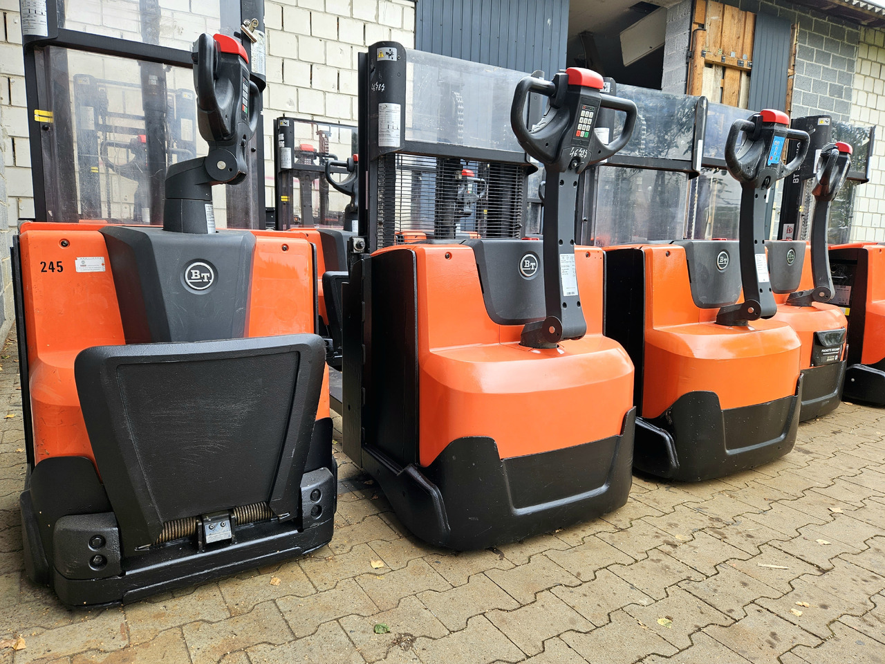 Toyota SWE 200D - Stacker: picture 3 Toyota SWE 200D - Stacker: picture 3