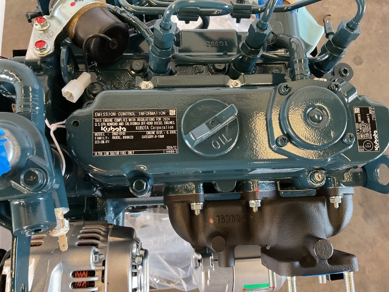 Kubota D902, Brand new and complete - Engine: picture 3 Kubota D902, Brand new and complete - Engine: picture 3