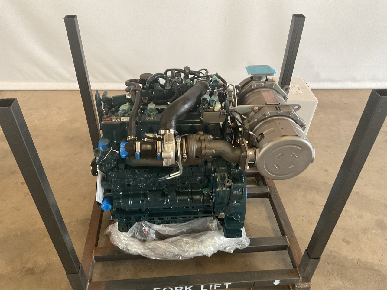 Kubota V3307 CR-T - Engine: picture 2 Kubota V3307 CR-T - Engine: picture 2