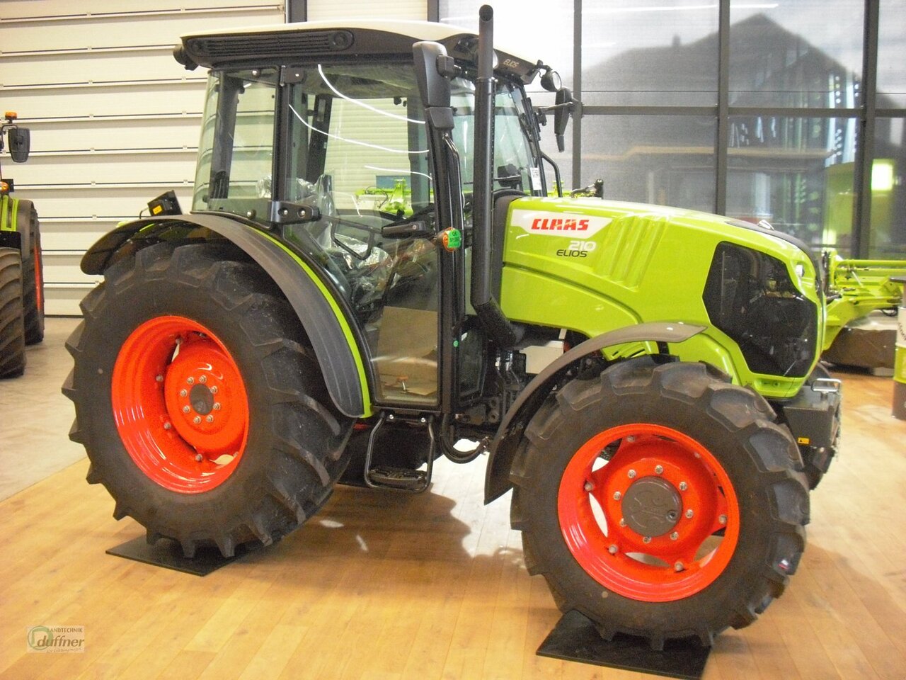 CLAAS Elios 210 - Farm tractor: picture 3 CLAAS Elios 210 - Farm tractor: picture 3