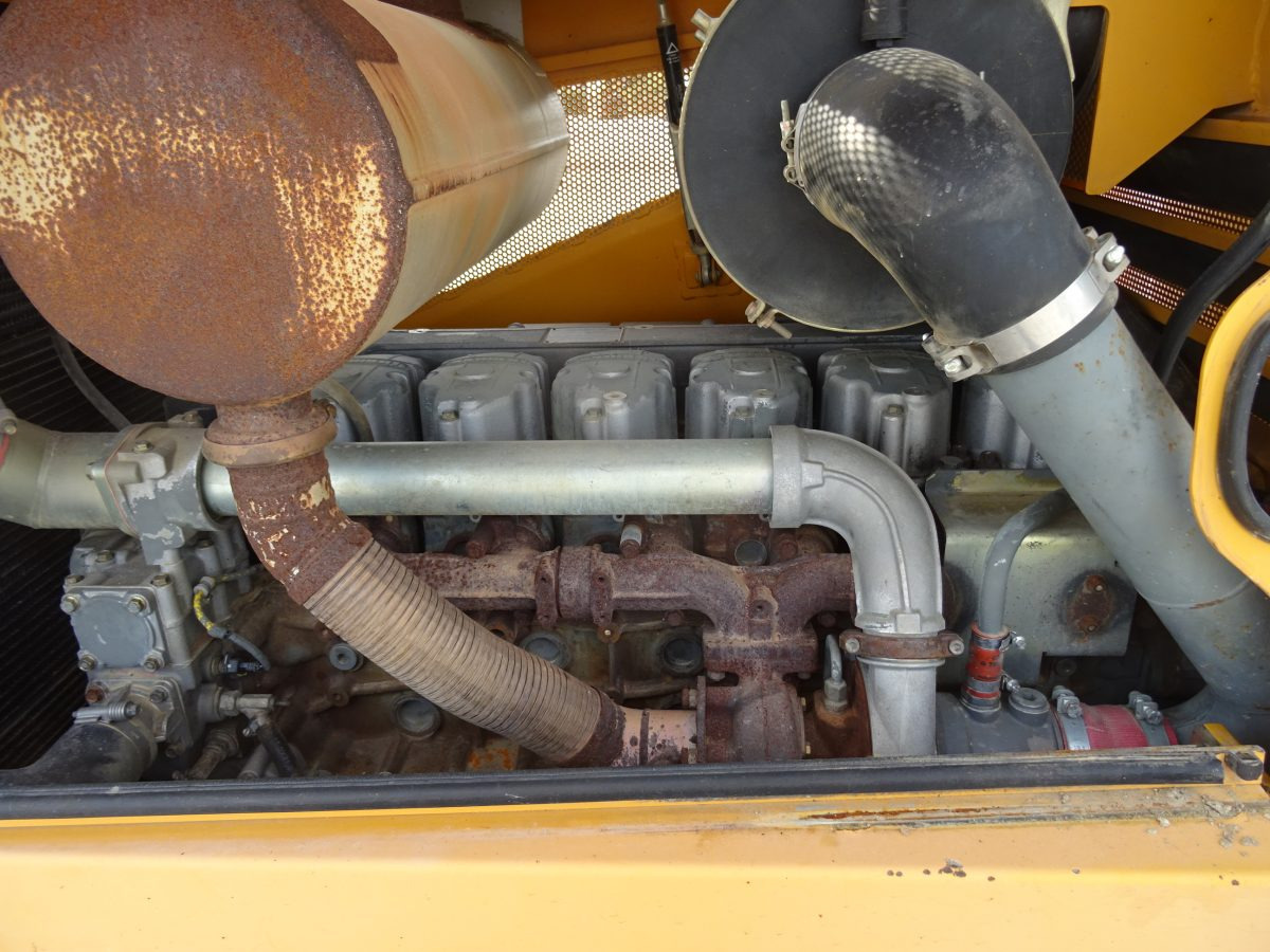 Bulldozer LIBHERR PR 734 XL: picture 8