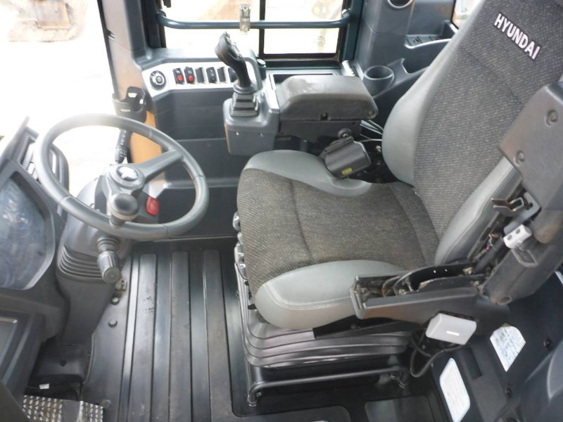 Wheel loader Hyundai HL 980 XT: picture 12