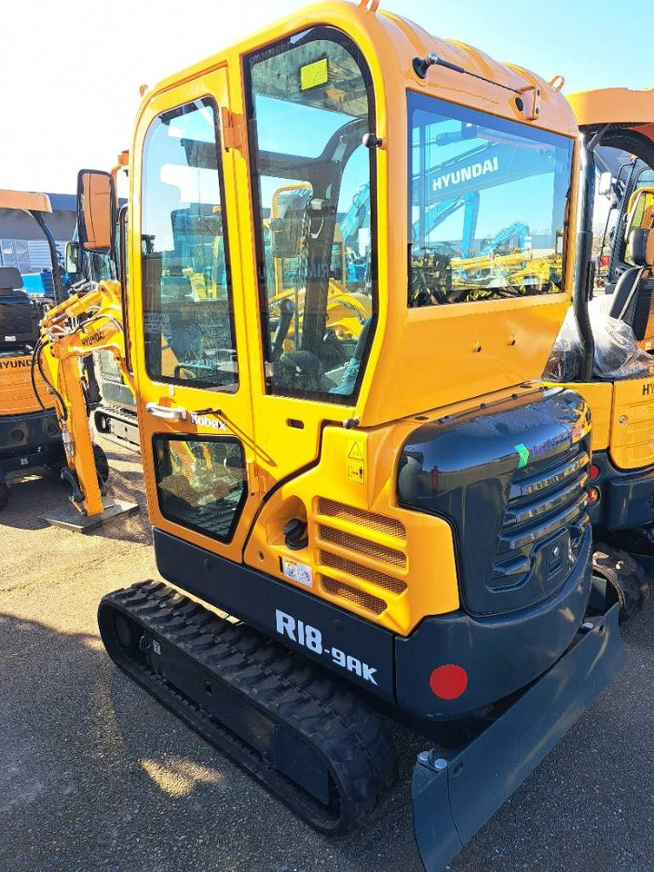 Hyundai R18-9AK - Mini excavator: picture 3 Hyundai R18-9AK - Mini excavator: picture 3