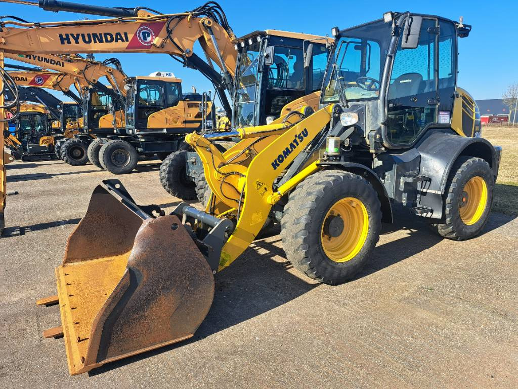 Komatsu WA100-8E0 - Wheel loader: picture 2 Komatsu WA100-8E0 - Wheel loader: picture 2