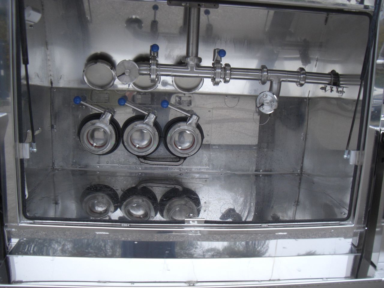 Magyar SRMAGD / Drucktank / Heizbar / Sofort ! Magyar SRMAGD / Drucktank / Heizbar / Sofort ! - Tanker semi-trailer: picture 5 Magyar SRMAGD / Drucktank / Heizbar / Sofort ! Magyar SRMAGD / Drucktank / Heizbar / Sofort ! - Tanker semi-trailer: picture 5