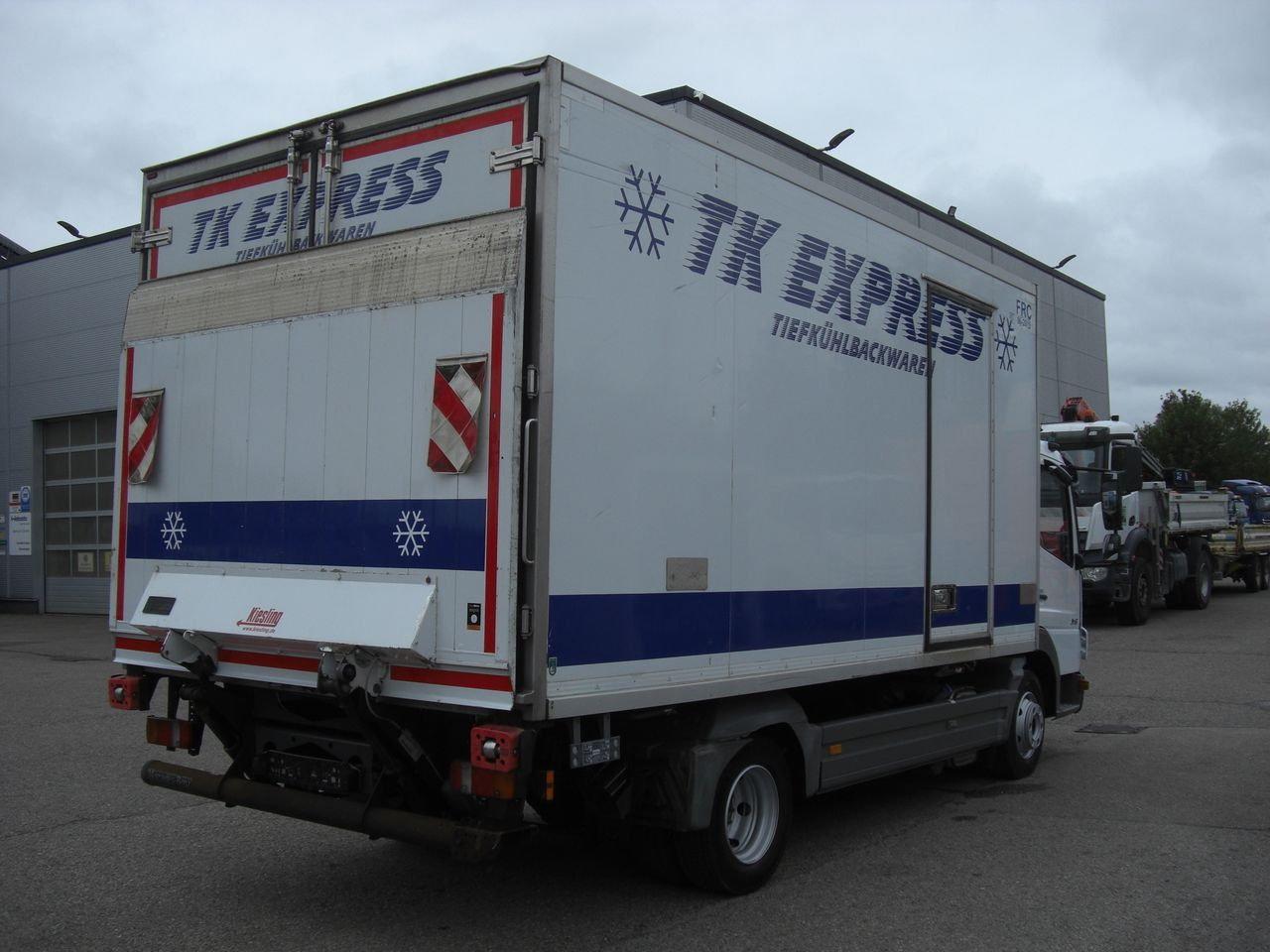 Mercedes-Benz 816 / Tiefkühler / LBW Mercedes-Benz 816 / Tiefkühler / LBW - Refrigerated delivery van: picture 3 Mercedes-Benz 816 / Tiefkühler / LBW Mercedes-Benz 816 / Tiefkühler / LBW - Refrigerated delivery van: picture 3