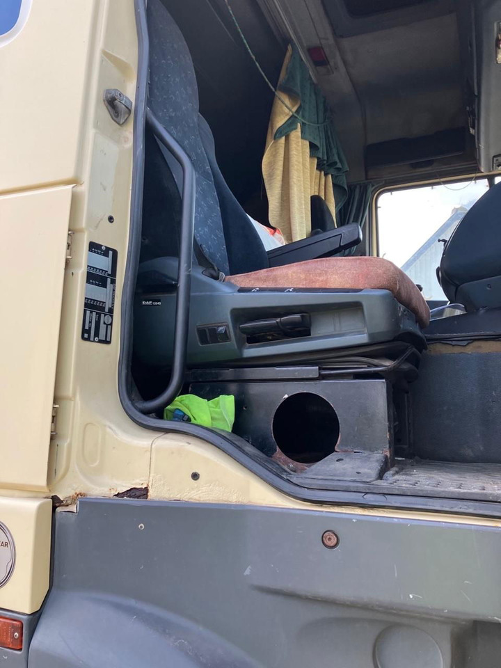 DAF XF 95 430 Platform - Cab chassis truck: picture 5 DAF XF 95 430 Platform - Cab chassis truck: picture 5