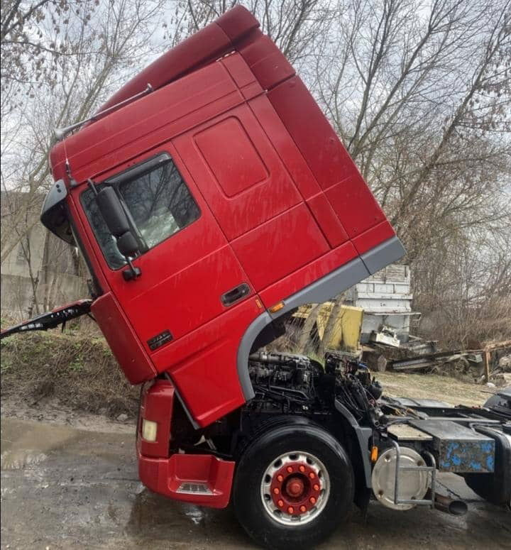 DAF XF 95.430 Tractor head 4x2 - Tractor unit: picture 2 DAF XF 95.430 Tractor head 4x2 - Tractor unit: picture 2