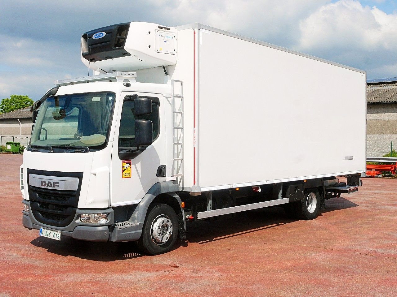 DAF 180.12 LF FA KUHLKOFFER CARRIER SUPRA 850 MULTI - Refrigerator truck: picture 4 DAF 180.12 LF FA KUHLKOFFER CARRIER SUPRA 850 MULTI - Refrigerator truck: picture 4