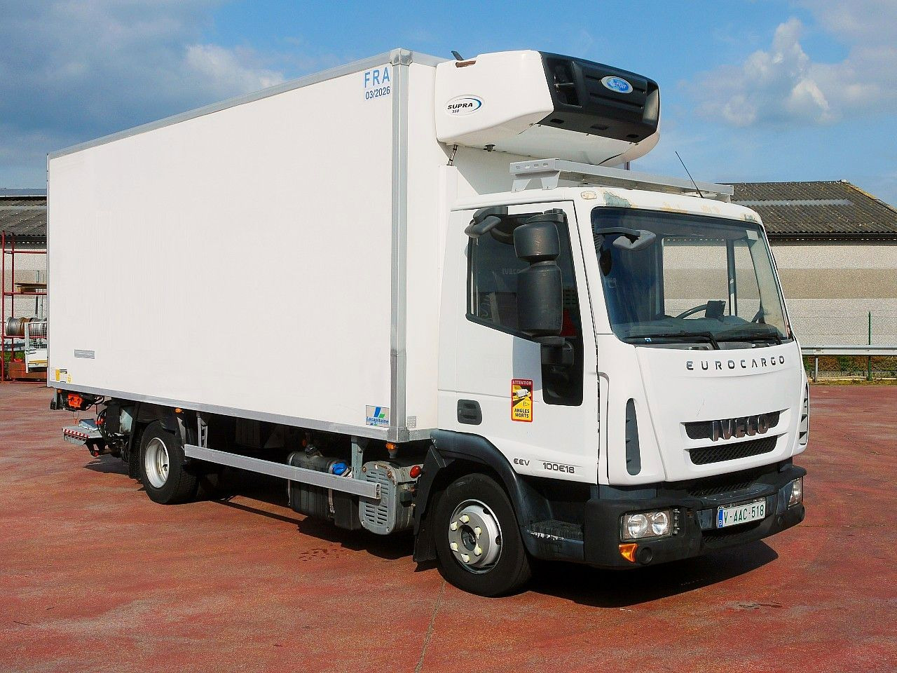 Iveco 100E18 EUROCARGO KUHLKOFFER CARRIER SUPRA 175tkm Iveco 100E18 EUROCARGO KUHLKOFFER CARRIER SUPRA 175tkm - Refrigerator truck: picture 2 Iveco 100E18 EUROCARGO KUHLKOFFER CARRIER SUPRA 175tkm Iveco 100E18 EUROCARGO KUHLKOFFER CARRIER SUPRA 175tkm - Refrigerator truck: picture 2