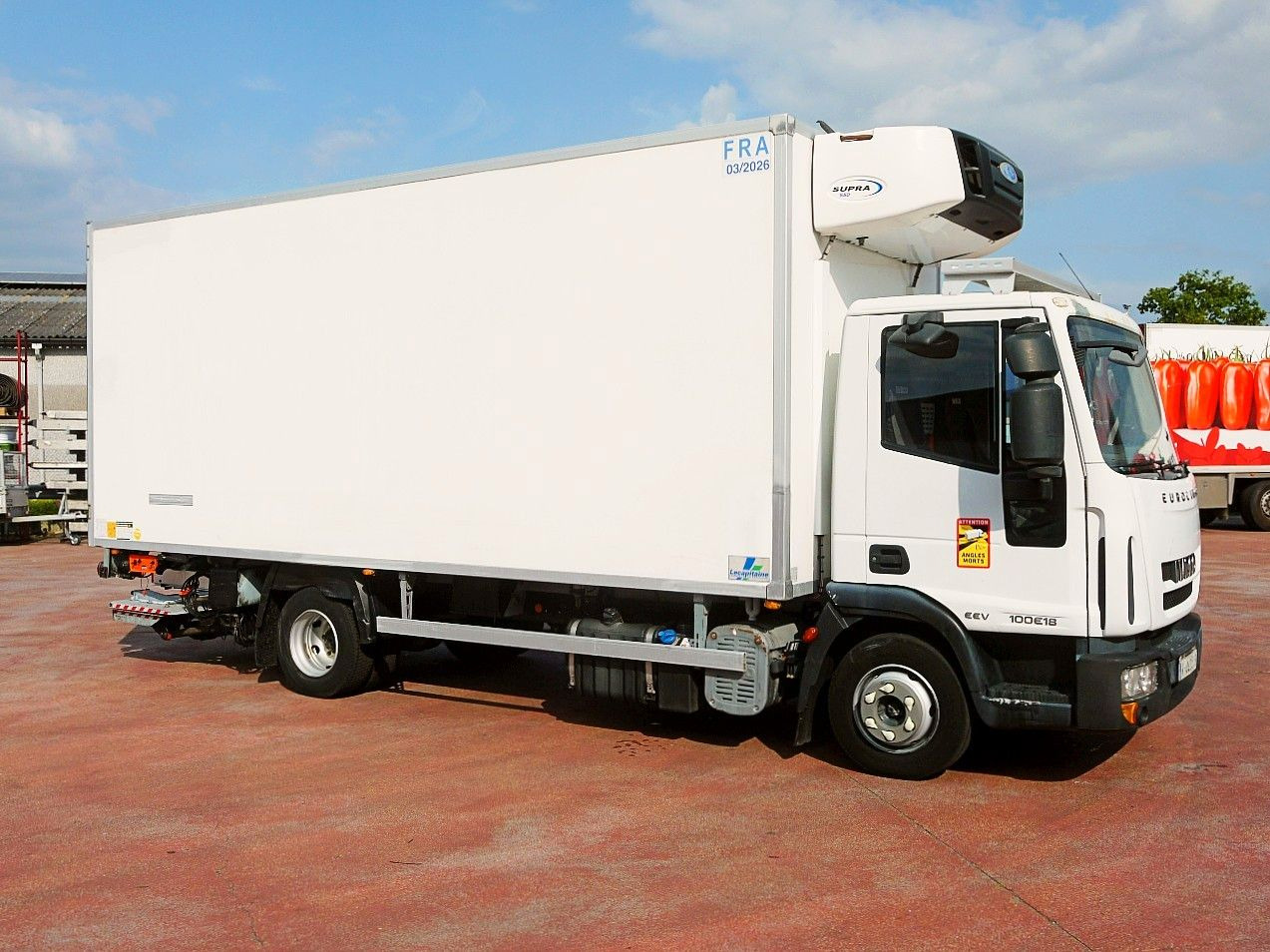 Iveco 100E18 EUROCARGO KUHLKOFFER CARRIER SUPRA 175tkm Iveco 100E18 EUROCARGO KUHLKOFFER CARRIER SUPRA 175tkm - Refrigerator truck: picture 3 Iveco 100E18 EUROCARGO KUHLKOFFER CARRIER SUPRA 175tkm Iveco 100E18 EUROCARGO KUHLKOFFER CARRIER SUPRA 175tkm - Refrigerator truck: picture 3