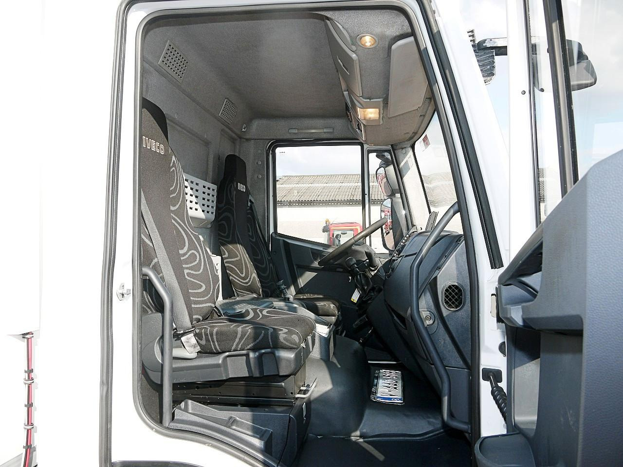 Refrigerator truck Iveco 140E18 FLEISH KUHLKOFFER CARRIER SUPRA 550 LBW: picture 14