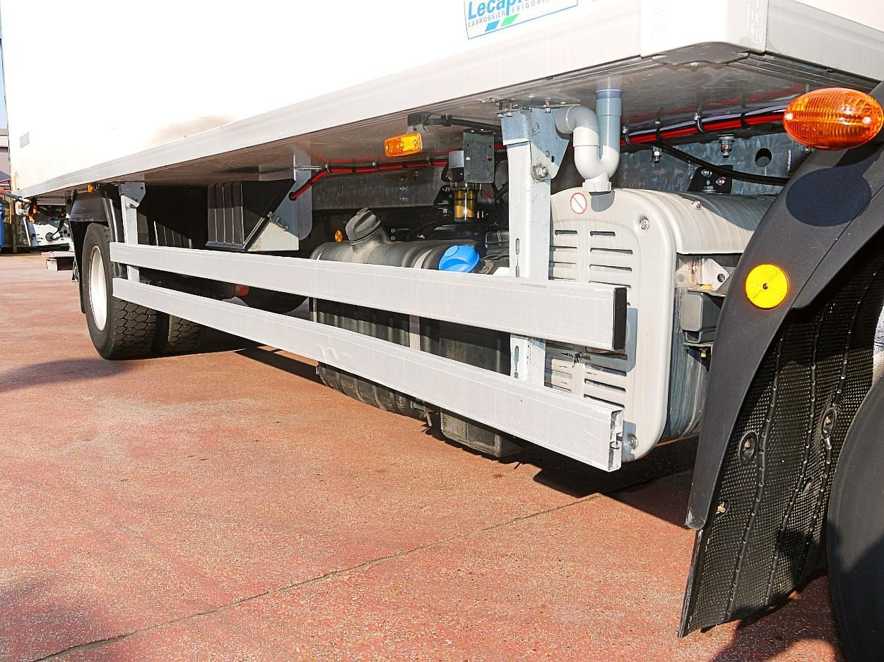 Refrigerator truck Iveco 140E18 FLEISH KUHLKOFFER CARRIER SUPRA 550 LBW: picture 17