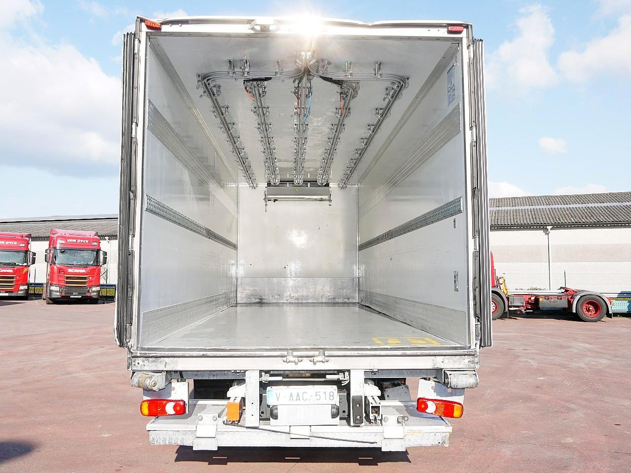 Refrigerator truck Iveco 140E18 FLEISH KUHLKOFFER CARRIER SUPRA 550 LBW: picture 9