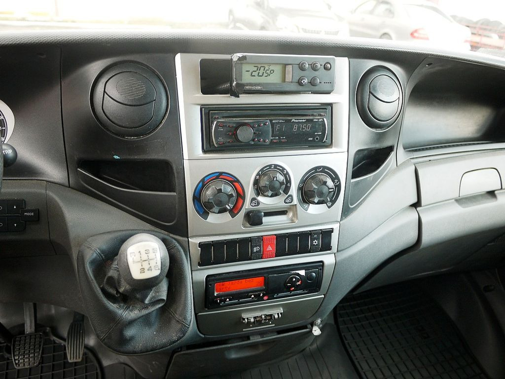 Refrigerated delivery van Iveco 60C15 65 70 DAILY KUHLKOFFER THERMOKING V500 A/C Iveco 60C15 65 70 DAILY KUHLKOFFER THERMOKING V500 A/C: picture 14 Refrigerated delivery van Iveco 60C15 65 70 DAILY KUHLKOFFER THERMOKING V500 A/C Iveco 60C15 65 70 DAILY KUHLKOFFER THERMOKING V500 A/C: picture 14