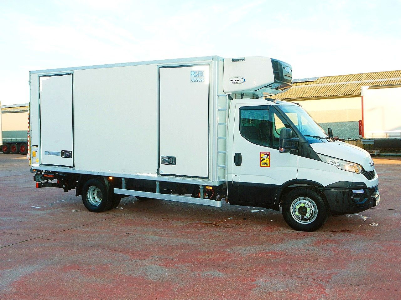 Iveco 70C17 DAILY KUHLKOFFER CARRIER SUPRA 750 MULTi - Refrigerated delivery van: picture 3 Iveco 70C17 DAILY KUHLKOFFER CARRIER SUPRA 750 MULTi - Refrigerated delivery van: picture 3