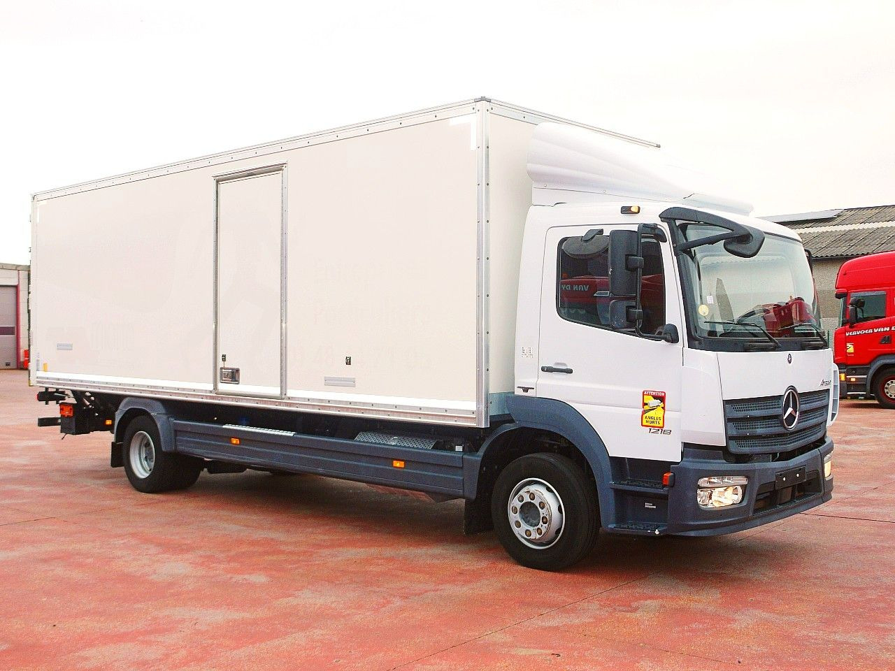 Mercedes-Benz 1218 ATEGO MEUBEL KOFFER A/C 124 Tkm - Closed box van: picture 2 Mercedes-Benz 1218 ATEGO MEUBEL KOFFER A/C 124 Tkm - Closed box van: picture 2