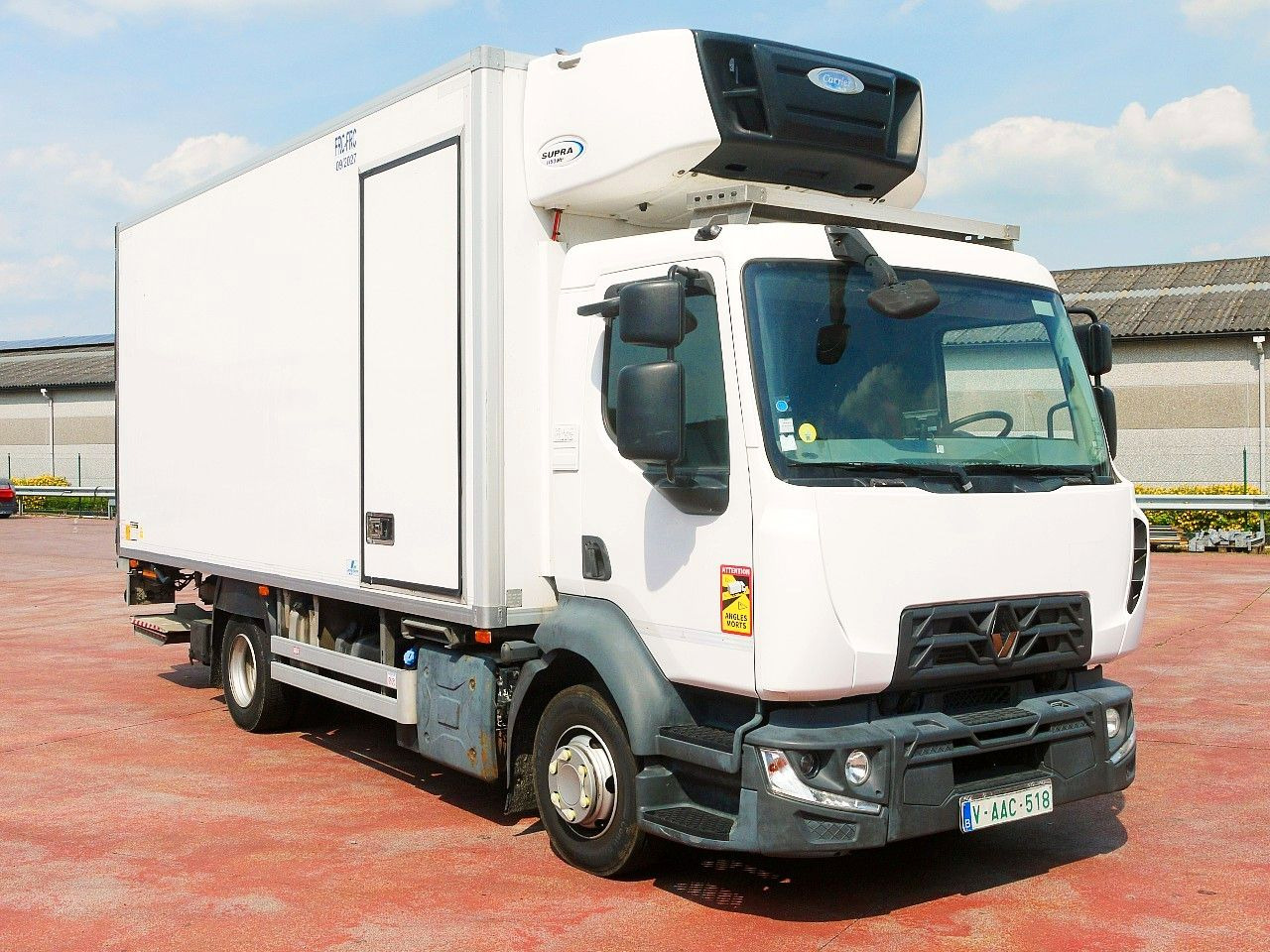 Renault D 10.210 KUHLKOFFER CARRIER SUPRA 1150 MT - Refrigerator truck: picture 2 Renault D 10.210 KUHLKOFFER CARRIER SUPRA 1150 MT - Refrigerator truck: picture 2