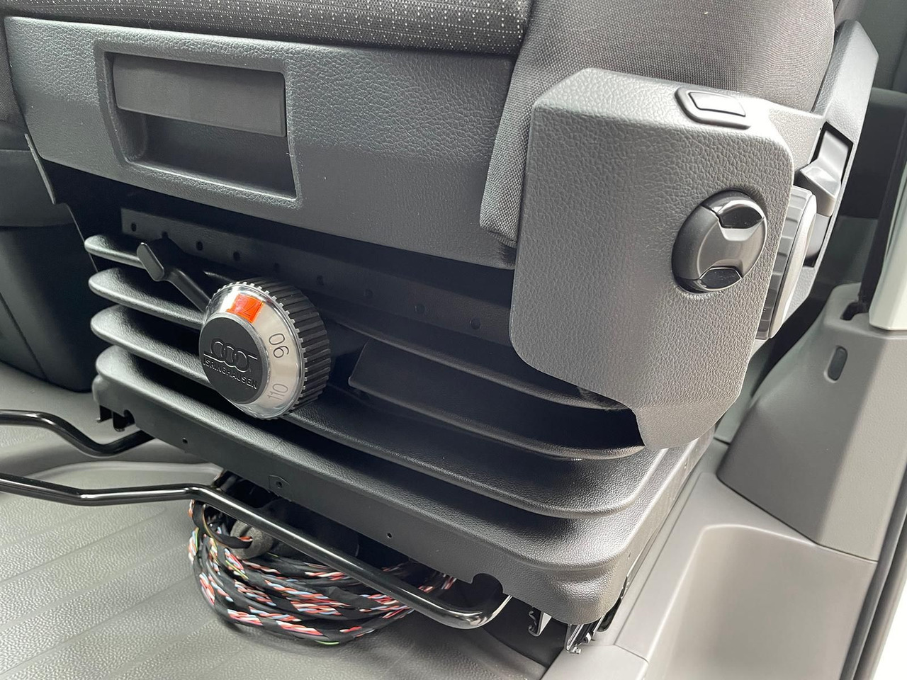 Open body delivery van, Combi van MAN TGE 3.160 Pritsche DOKA MR HECK AHK 3.5t ACC NAV: picture 29 Open body delivery van, Combi van MAN TGE 3.160 Pritsche DOKA MR HECK AHK 3.5t ACC NAV: picture 29