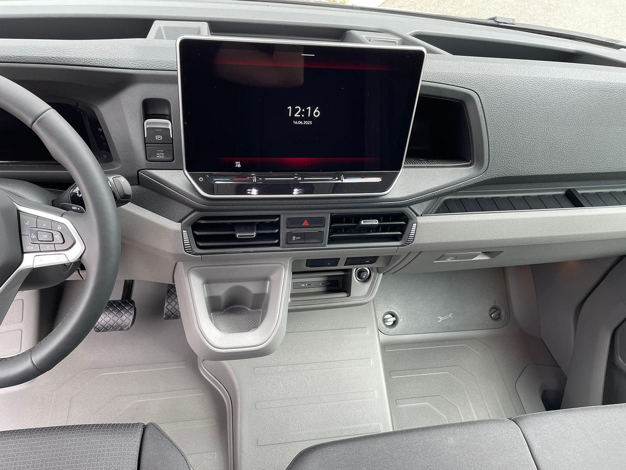 Open body delivery van, Combi van MAN TGE 3.160 Pritsche DOKA MR HECK AHK 3.5t ACC NAV: picture 22 Open body delivery van, Combi van MAN TGE 3.160 Pritsche DOKA MR HECK AHK 3.5t ACC NAV: picture 22