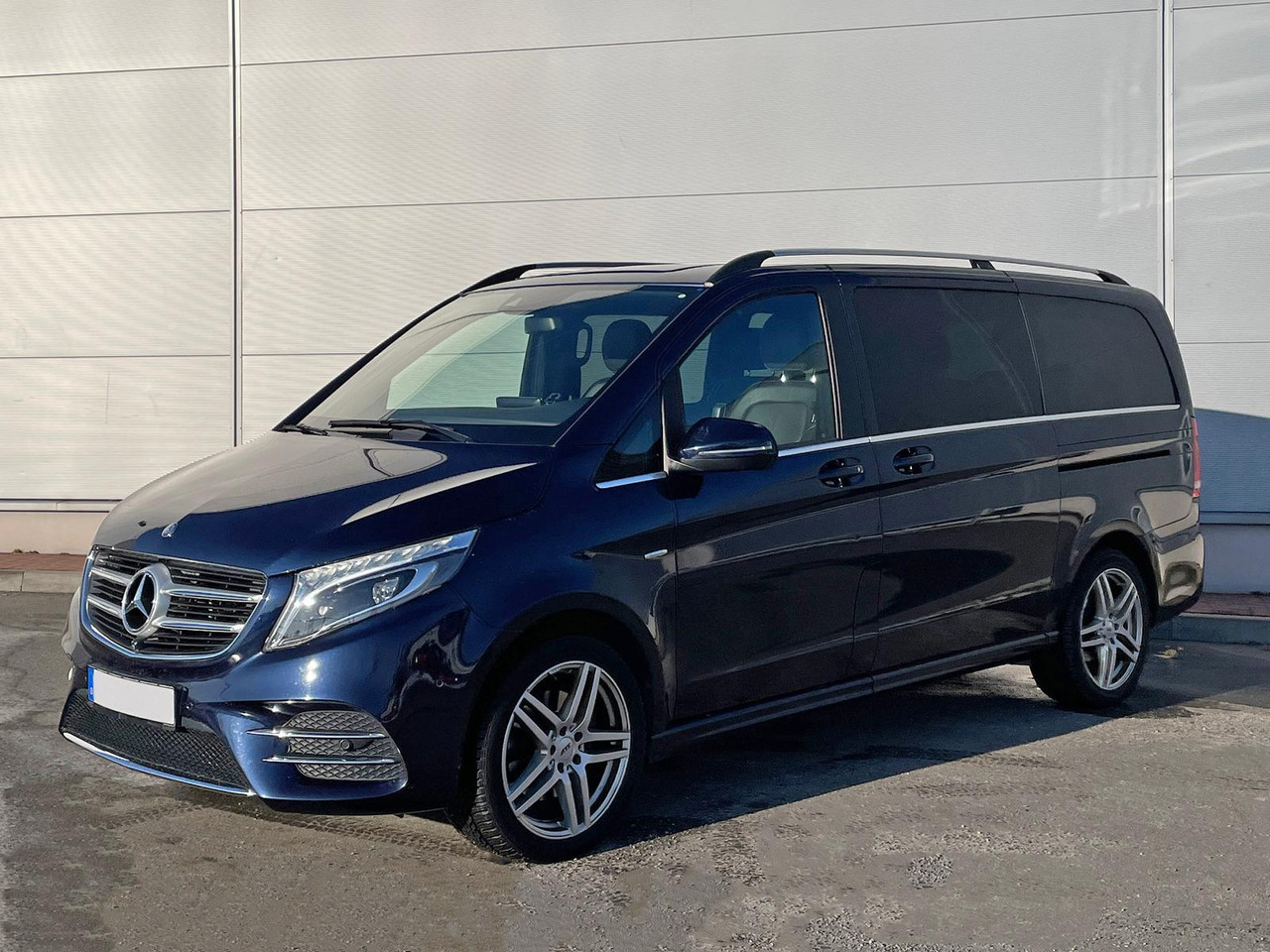Mercedes-Benz V 250 Avantgarde Edition 4M STANDHZ AHK LEDER - Minibus, Passenger van: picture 1 Mercedes-Benz V 250 Avantgarde Edition 4M STANDHZ AHK LEDER - Minibus, Passenger van: picture 1