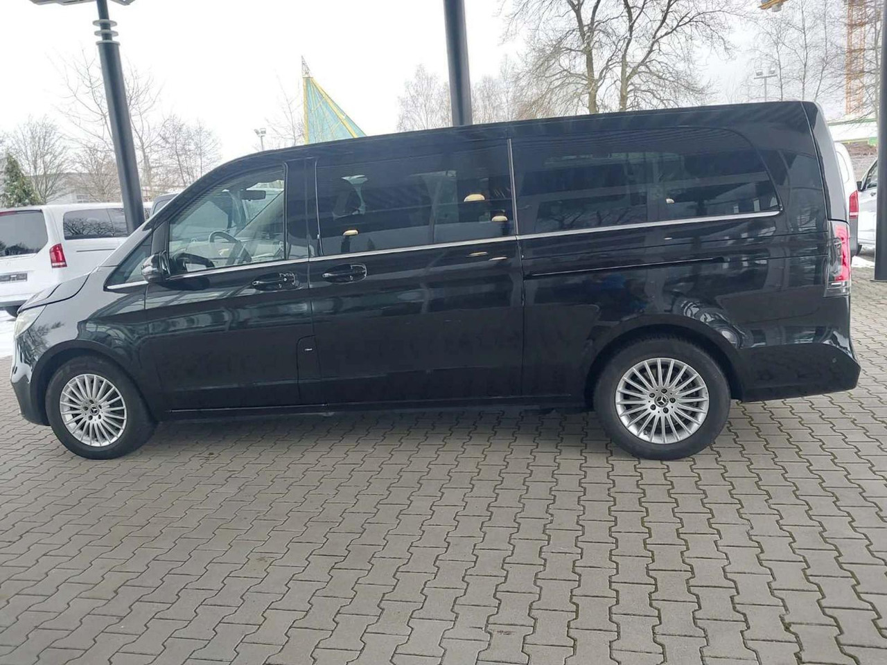 Mercedes-Benz V 300 d 4MATIC AVANTGARDE extralang 360° Kamera - Passenger van: picture 5 Mercedes-Benz V 300 d 4MATIC AVANTGARDE extralang 360° Kamera - Passenger van: picture 5