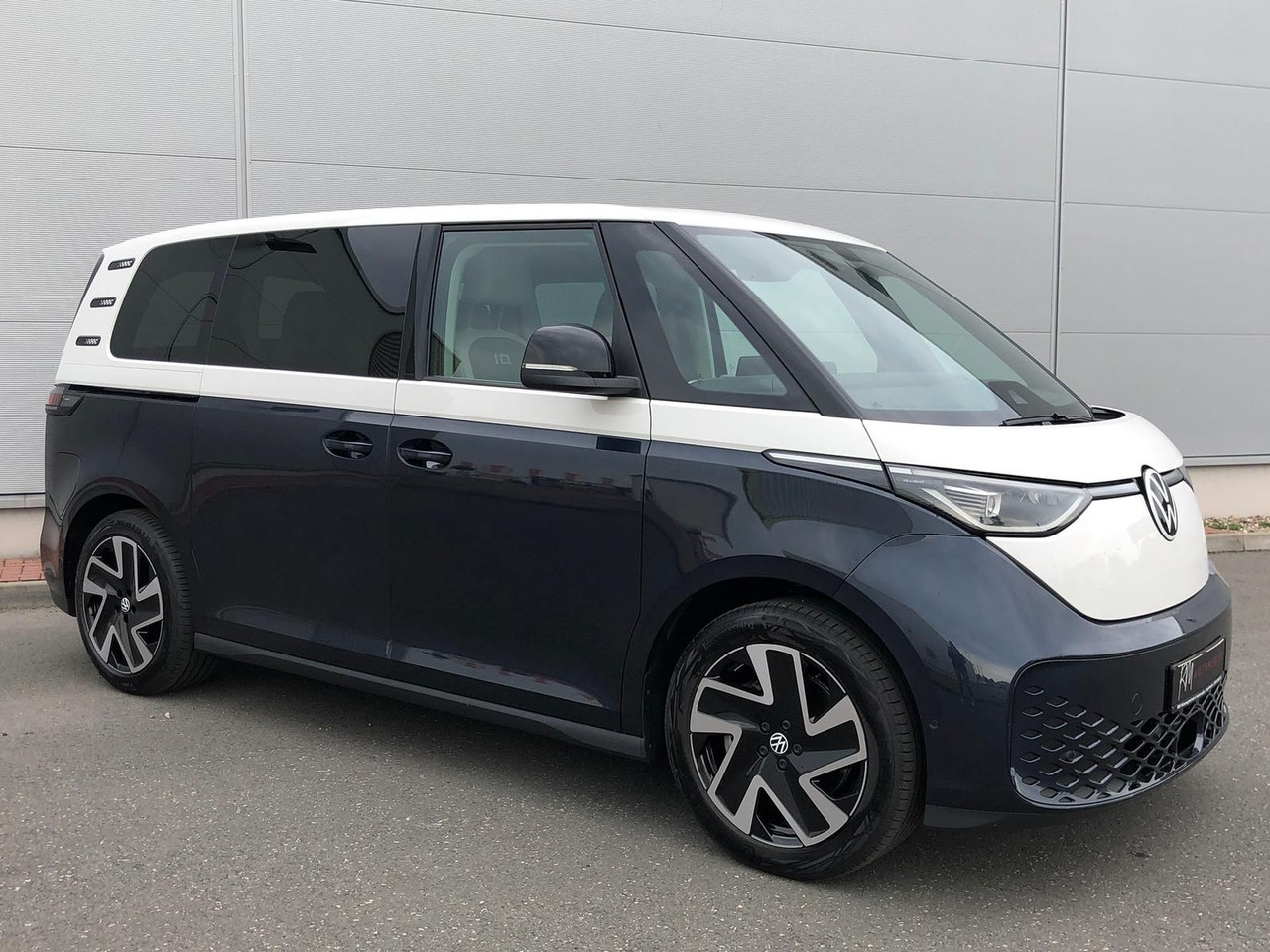 Volkswagen ID. Buzz 150 kW Pro AHK ACC MATRIX LED KEYLESS - Minibus, Electric bus: picture 2 Volkswagen ID. Buzz 150 kW Pro AHK ACC MATRIX LED KEYLESS - Minibus, Electric bus: picture 2