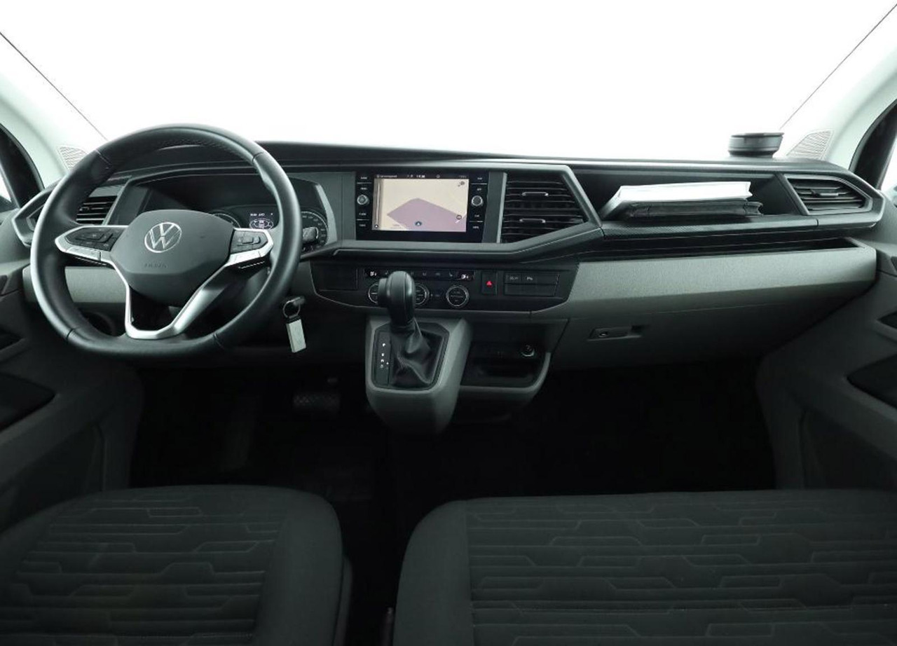 Volkswagen T6.1 Caravelle Comfortl. lang ACC PDC AHK SITZHZ - Minibus, Passenger van: picture 5 Volkswagen T6.1 Caravelle Comfortl. lang ACC PDC AHK SITZHZ - Minibus, Passenger van: picture 5