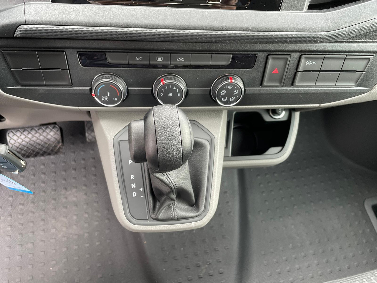 Panel van Volkswagen T6.1 Transporter Mixto lang 4M MFL LED TEMPOMAT: picture 17