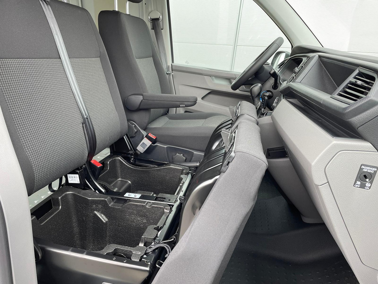 Panel van Volkswagen T6.1 Transporter Mixto lang 4M MFL LED TEMPOMAT: picture 19