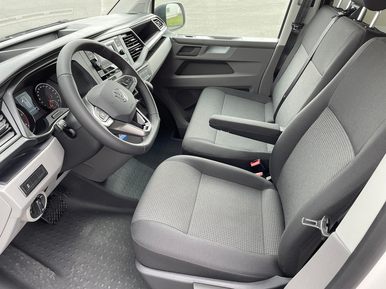 Panel van Volkswagen T6.1 Transporter Mixto lang 4M MFL LED TEMPOMAT: picture 12