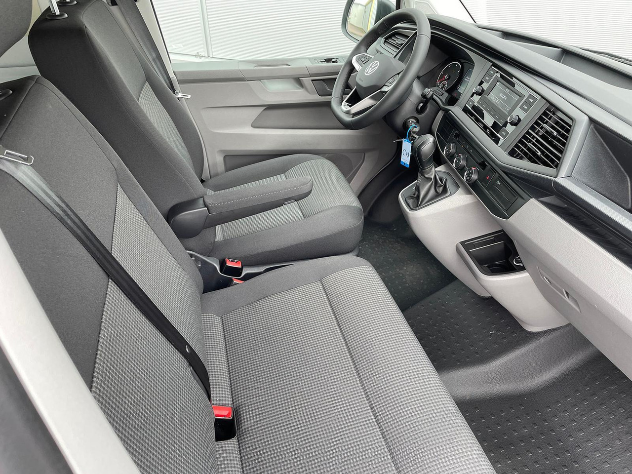 Panel van Volkswagen T6.1 Transporter Mixto lang 4M MFL LED TEMPOMAT: picture 14