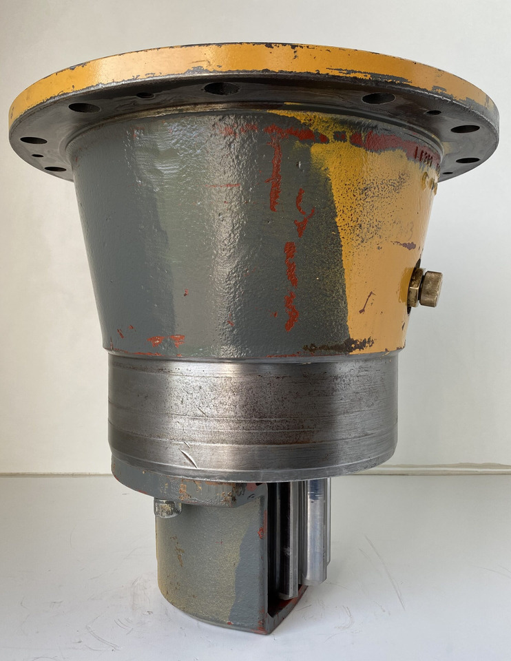 Liebherr Abtriebswellengehäuse ID-Nr.9441707 mit Abtriebswelle ID-Nr.9441713. SAT300/213 - SAT300/225 - SAT375/219. A900 C-LI, A944 B-LI, E942,LOS942,LOS944,P942,P944,R942,R944, R944B. #AB.1555# - Swing motor for Construction machinery: picture 1 Liebherr Abtriebswellengehäuse ID-Nr.9441707 mit Abtriebswelle ID-Nr.9441713. SAT300/213 - SAT300/225 - SAT375/219. A900 C-LI, A944 B-LI, E942,LOS942,LOS944,P942,P944,R942,R944, R944B. #AB.1555# - Swing motor for Construction machinery: picture 1