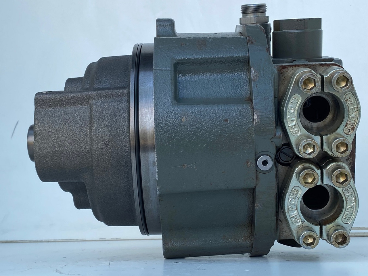 Liebherr Hydraulikeinbaumotor CMVE O 108. ID-Nr.10118562 - ID-Nr.10132610 - ID-Nr.10129048. LOS1916, LOS916, LOS926, R906, R916, R918, R920, R922, R924, R926COMP, R926, R936. #27979# - Hydraulic motor for Crawler excavator: picture 3 Liebherr Hydraulikeinbaumotor CMVE O 108. ID-Nr.10118562 - ID-Nr.10132610 - ID-Nr.10129048. LOS1916, LOS916, LOS926, R906, R916, R918, R920, R922, R924, R926COMP, R926, R936. #27979# - Hydraulic motor for Crawler excavator: picture 3