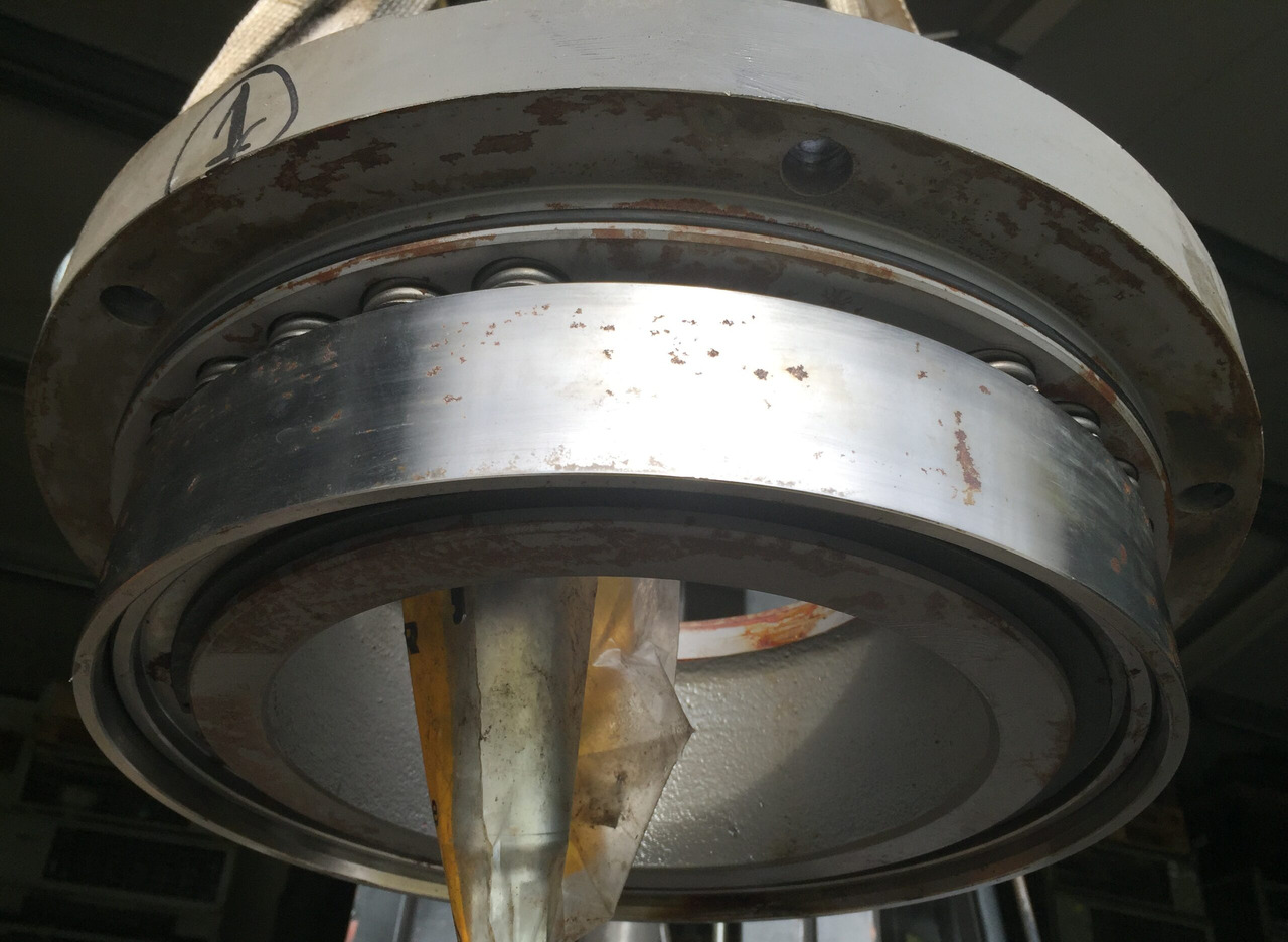 Liebherr Schwenkantrieb SAT400/216, ID-Nr.9444395. - Swing motor for Construction machinery: picture 3 Liebherr Schwenkantrieb SAT400/216, ID-Nr.9444395. - Swing motor for Construction machinery: picture 3