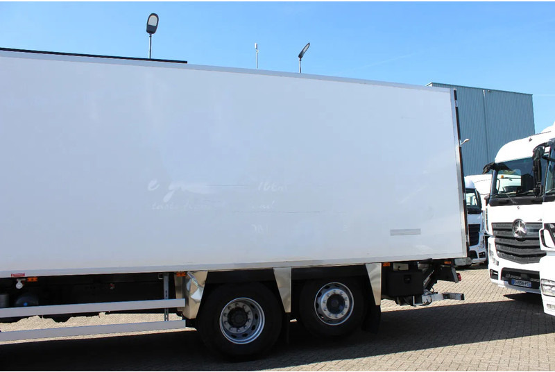 Renault Premium 310 * EURO5 * CARRIER SUPRA 850 * 6X2 * MANUAUL * - Refrigerator truck: picture 5 Renault Premium 310 * EURO5 * CARRIER SUPRA 850 * 6X2 * MANUAUL * - Refrigerator truck: picture 5