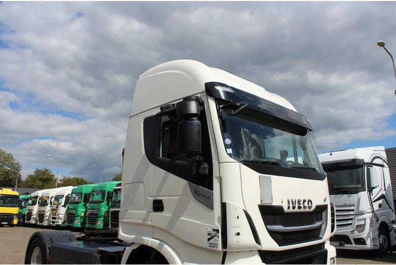 Iveco STRALIS 400 * RETARDER * CNG * 4X2 * LOW KM * - Tractor unit: picture 5 Iveco STRALIS 400 * RETARDER * CNG * 4X2 * LOW KM * - Tractor unit: picture 5